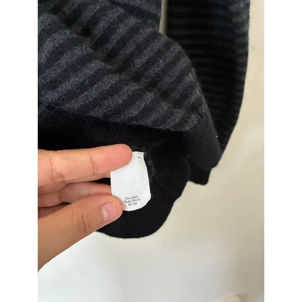 J.Crew Mens Merino Wool V-Neck Striped Sweater Black Grey Large Minimalist